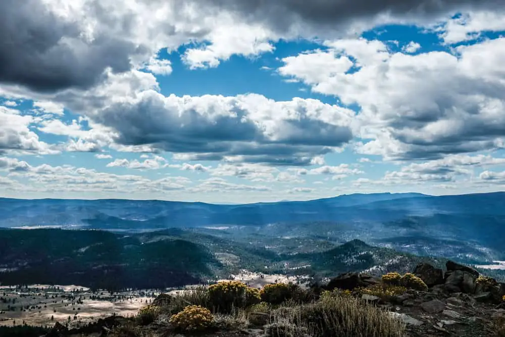 This is an aerial view of the Fremont-Winema National Forest park.